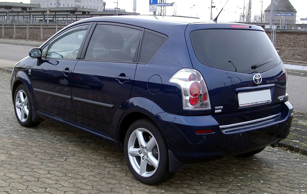 toyota corolla verso який двигун краще