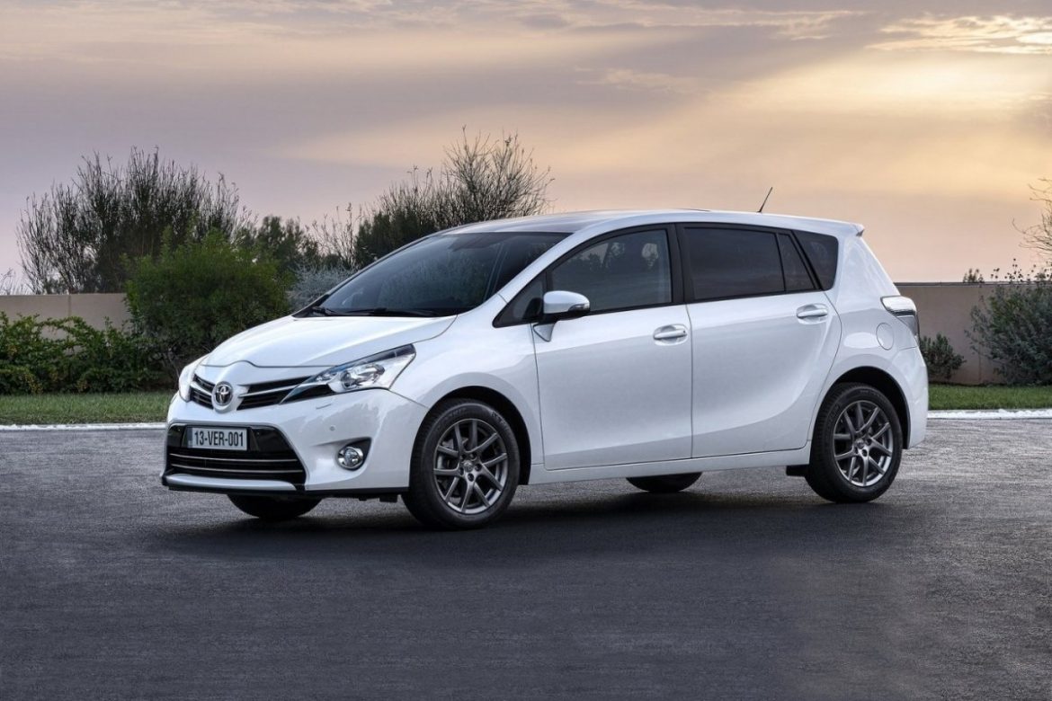 toyota corolla verso який двигун краще