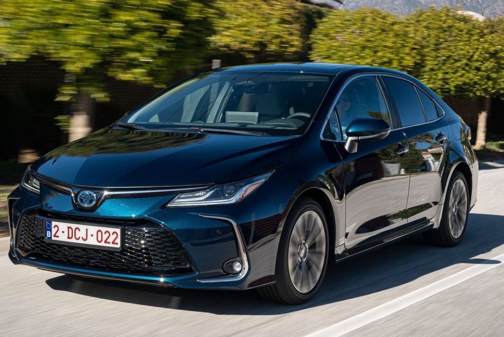 toyota corolla hybrid характеристики