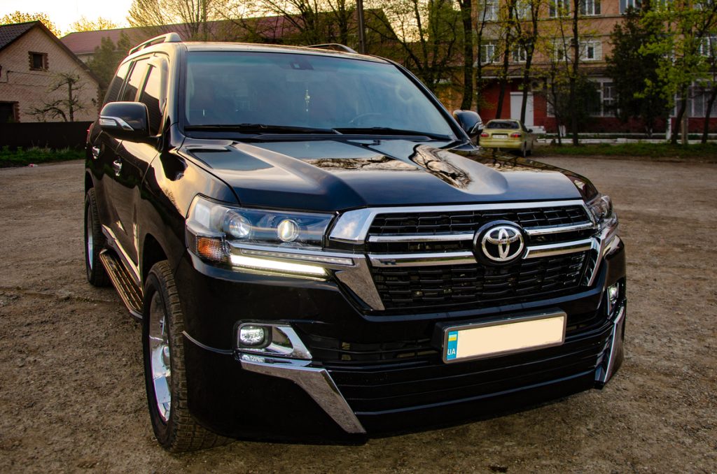 toyota land cruiser 200