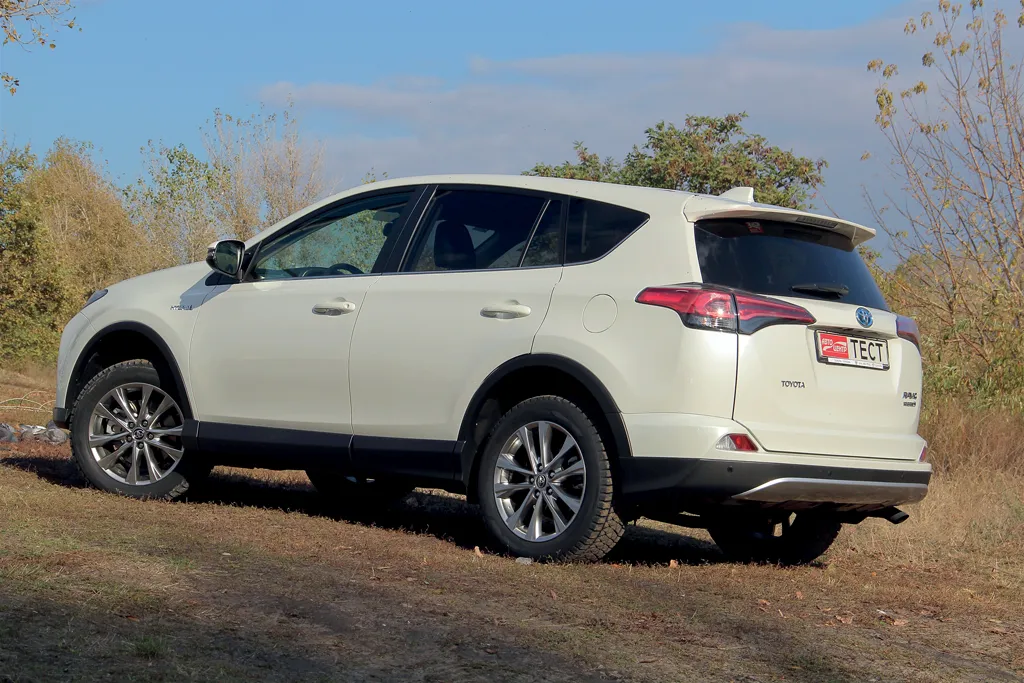 toyota rav4 hybrid відгуки користувачів